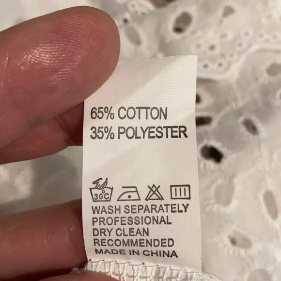 UEC White eyelet top size M - Picture 5 of 5